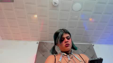 selene  online show from December 5, 11:07 pm