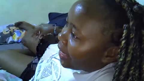 sassy_bella online show from December 14, 2:23 pm