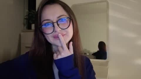 Lori online show from March 17, 6:23 pm