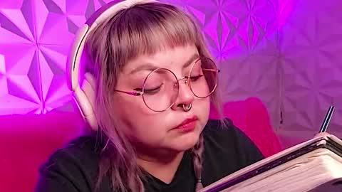 Gina George online show from November 8, 11:10 pm