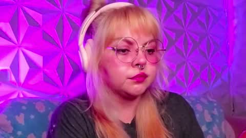 Gina George online show from September 26, 11:23 pm