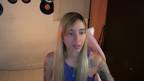 I AM JENN  online show from April 25, 5:10 am