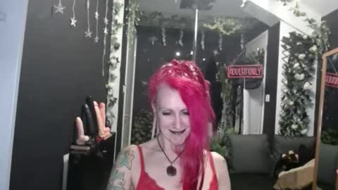 SaucySky online show from March 4, 10:05 pm