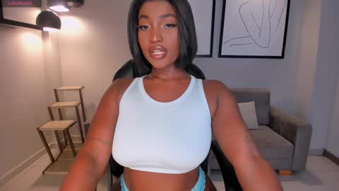 S a v a n n a h  online show from October 13, 1:58 pm