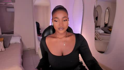 S a v a n n a h  online show from February 15, 12:15 pm