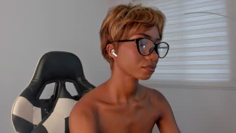 Savannahwildee online show from July 1, 12:04 pm