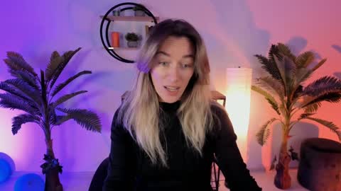 save the qween online show from January 12, 5:03 am