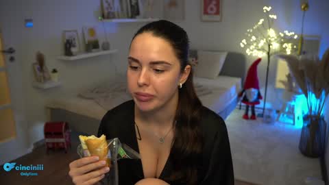 Naomi online show from January 4, 7:23 pm