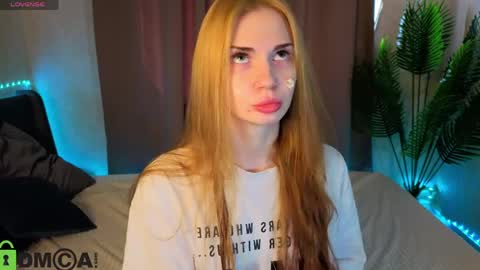 Kira  GMT 7 Mon Thu-Sun  0800am-0200pm  online show from April 11, 9:24 am