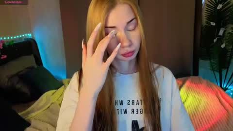 Kira  GMT 7 Mon Thu-Sun  0800am-0200pm  online show from April 10, 9:26 am