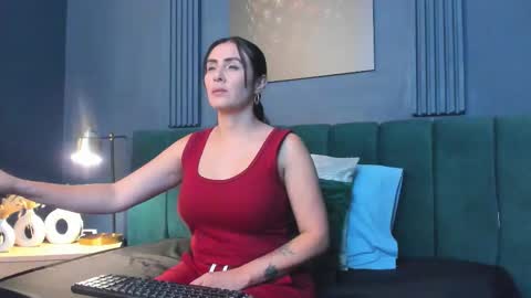 Scarlet Edwars online show from November 21, 7:16 pm