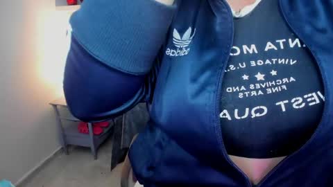ScarletBigTitties online show from April 22, 11:40 am