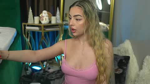 Scarlet online show from January 13, 10:35 pm