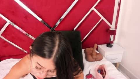 Scarleth online show from April 8, 1:46 pm