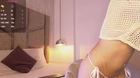 Snapshot of scarleth_lux_ chatting on September 12, 4:13 am Scarleth  online show from September 12, 4:13 am