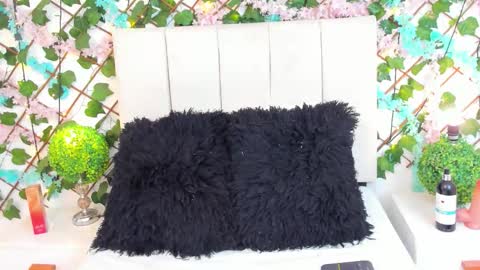 scarlet  online show from January 19, 11:39 am