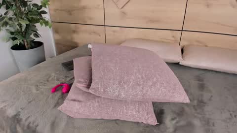   online show from November 26, 1:12 pm