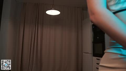 Scarlet online show from April 16, 9:03 pm