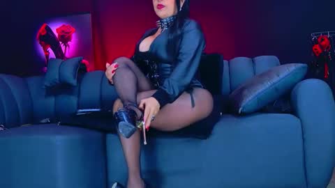 Marisol  online show from November 19, 9:15 pm