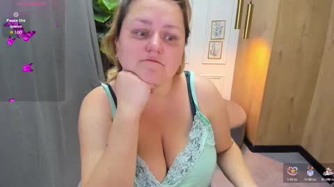 Snapshot of scarlettsoft chatting on September 16, 5:37 am Scarlett online show from September 16, 5:37 am