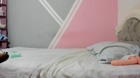 scarllet_lan online show from March 10, 6:23 pm