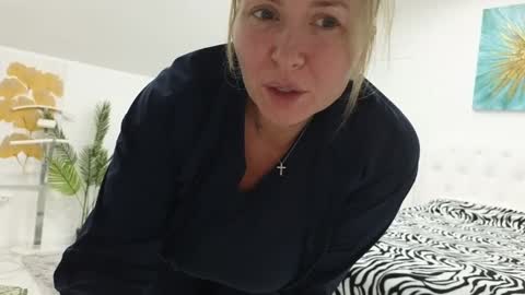 cindy desire online show from November 5, 8:25 pm