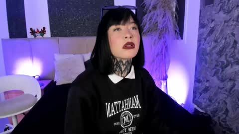 Scolw  online show from December 4, 12:51 pm