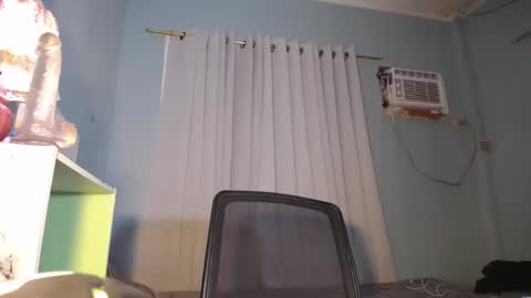 YOURLOVEAPRIL online show from March 10, 7:40 pm