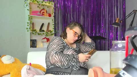 seductive_she_wolf online show from February 22, 6:37 pm