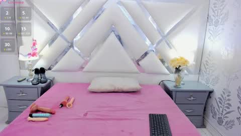 Selena reyess online show from October 14, 10:23 pm