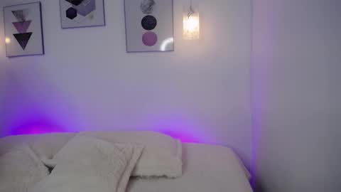 selene_rouse_ online show from October 28, 4:51 am