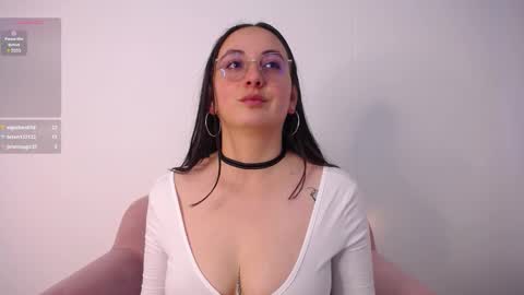 selene_swee online show from February 7, 6:01 pm