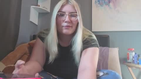 Selene online show from April 11, 12:31 pm