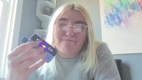 Selene online show from March 29, 6:40 pm