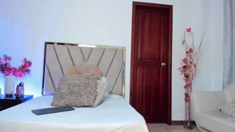 Selene Lujan online show from September 22, 12:03 pm