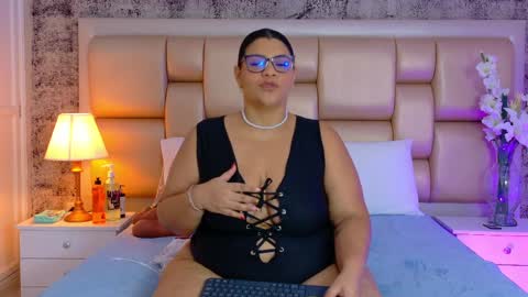 Selenna Cooper online show from April 1, 12:06 pm