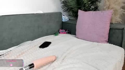 Snapshot of selina_coy chatting on September 12, 11:23 pm lina next stream nearest evening  online show from September 12, 11:23 pm