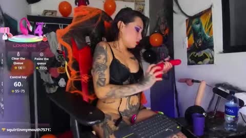 Snapshot of selina_kyl3 chatting on October 13, 12:24 am  Selinna Kyle  online show from October 13, 12:24 am