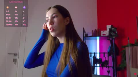 Nicole online show from November 26, 2:01 am