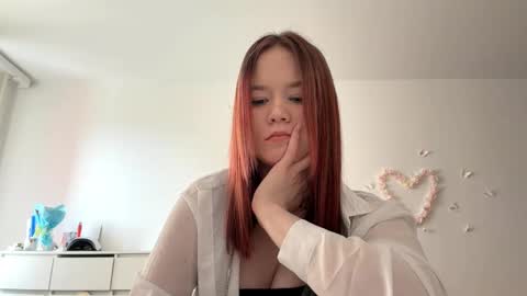 Lily online show from May 3, 9:56 am