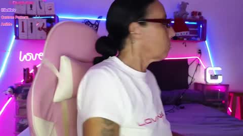 Selvaggia Del Caribe online show from December 12, 4:32 pm