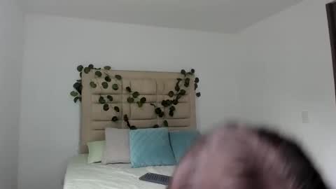 Selyn online show from January 5, 1:15 pm