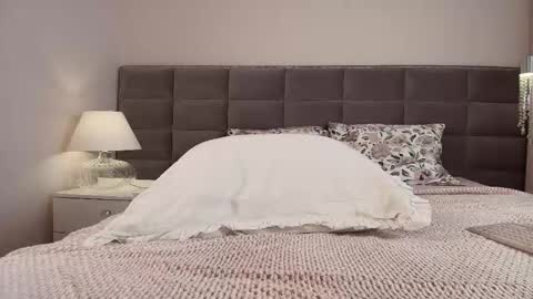 Jasmine online show from April 15, 3:45 pm