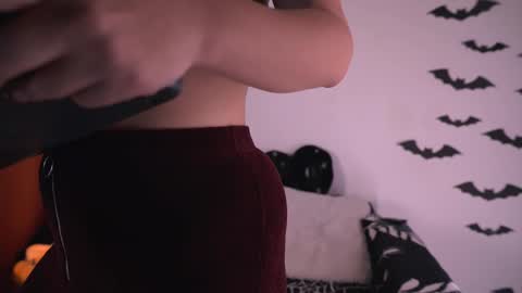 Jasmine online show from October 15, 5:04 pm