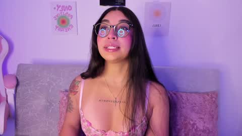 Snapshot of sensualhaven_ chatting on December 7, 12:19 am sensualhaven_ online show from December 7, 12:19 am