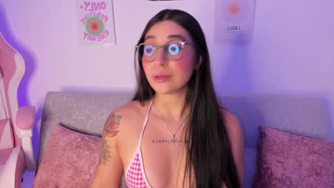 Snapshot of sensualhaven_ chatting on January 3, 12:33 am sensualhaven_ online show from January 3, 12:33 am