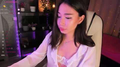 Snapshot of sensualily chatting on October 1, 4:34 pm Kiki online show from October 1, 4:34 pm