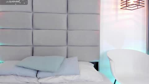 Jeen  online show from January 9, 8:24 pm