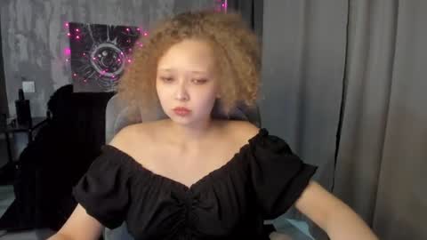 senya_sol online show from June 20, 9:51 pm