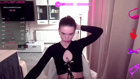 serenamilss online show from February 13, 1:26 pm